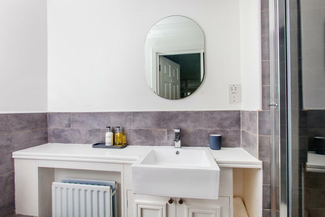 2Bed 2Bath Apartment In Fitzrovia - Free Exclusive Parking London Ngoại thất bức ảnh